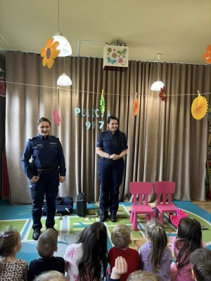 zdjęcie do
														 artykułu: Wizyta Policjantów - Komenda Powiatowa Nysa  ,,Kto ratuje.